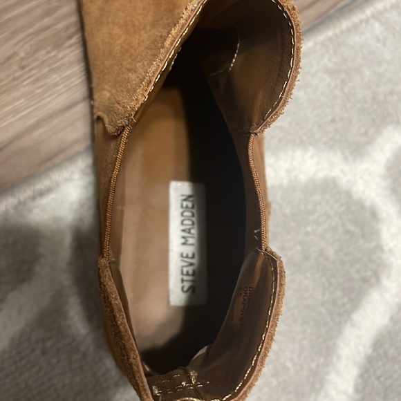 Steve Madden Suede Tan Booties - Picture 4 of 4